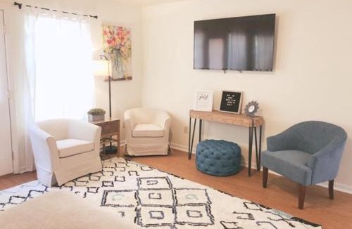 Monroe House | Landon's Attached Home