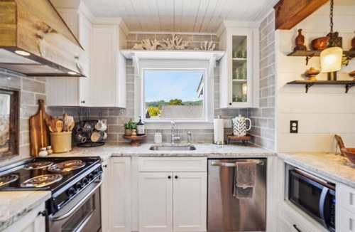 Downtown Cannon Beach House | Larch St Cottage - Perfect Downtown Location!