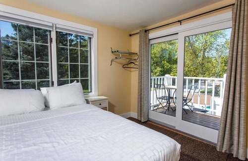 Fish Creek Apartment | Large 2-bedroom/2-bathroom apartment in the heart of Fish Creek
