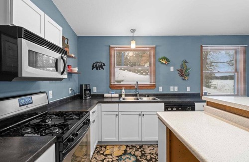 Siren Cabin | Large 7-bedroom cabin with beautiful views in welcoming Siren, Wi.