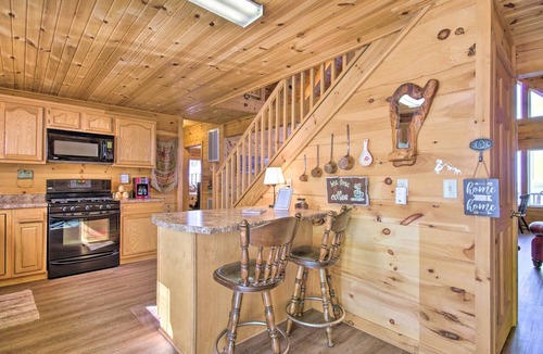 Elizabeth Cottage | Large Cabin w/Deck Overlooking Norfork Lake!