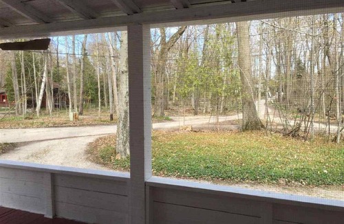 Frankfort House | Large Crystalia Cottage along Famous M22 Vacation Corridor