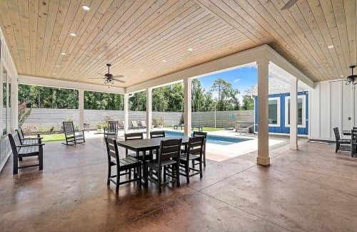 Foley House | Large Lux Home,Private Pool,Spa,Backyard, 6 Bdrms, Beach,Wharf, OWA 15 Mins Away