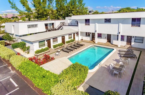Deerfield Beach Apartment | Largest Studio at Pier Walk Pets OK