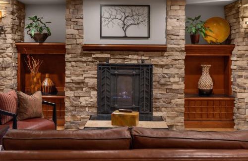 Hillsboro Hotel | Larkspur Landing Extended Stay Suites Hillsboro