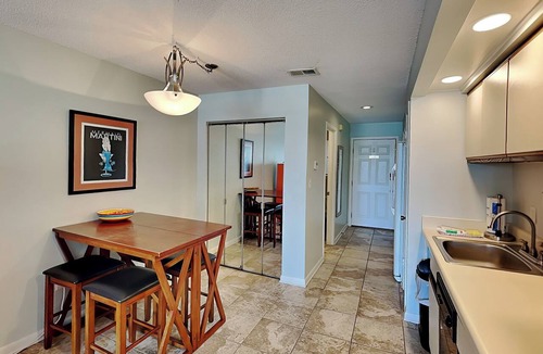 Navarre Beach Condo | Latitude Adjustment | Easy Walk to Beach, Views!