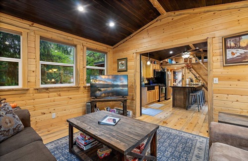 Paradise Estates Cabin | Laughingwater