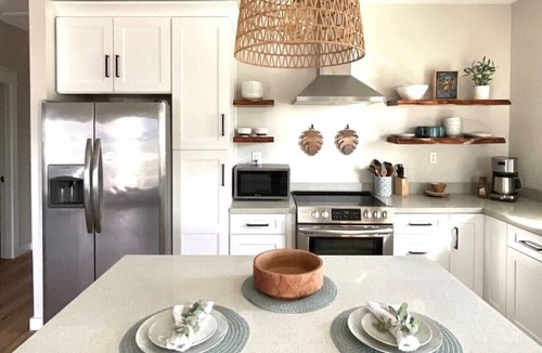 Gulf Breeze House | Laurel Breeze Cozy 2BR 2BA | Affordable & Pet Friendly