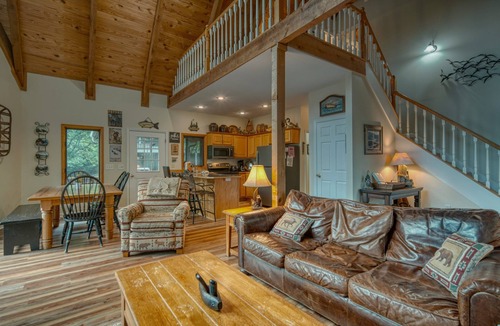 Hayesville Cabin | Lazy Dayz - Lakefront-Deep Water Dock