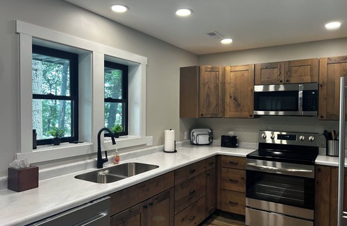 Fulton Cabin | Leaning Oaks Cabin in the woods with waterfront (NEW)