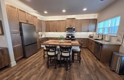 Toccoa House | LED Mini Golf-Disc Golf-Hot Tub-Arcades-PT & More