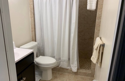 Wilmington Hotel | Ledgerock at Whiteface - Deluxe King Room