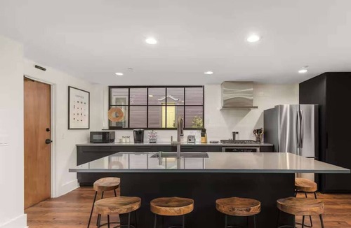 Grand Rapids Apartment | Lehigh Suite - Urban Sanctuary Luxury Stay with Private Parking