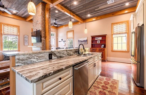Irish Channel House | "Life of Riley" 3bd/3ba Irish Channel Home!