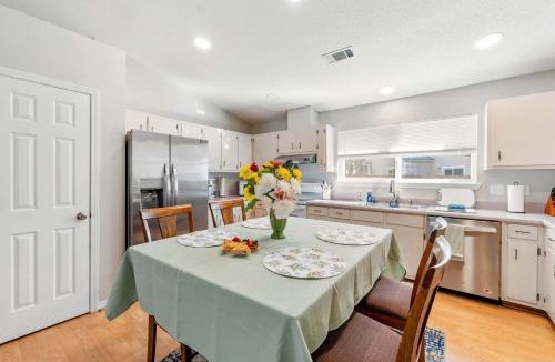 Pensacola House | Life's a Breeze - 5min to Pcola Beach , Families