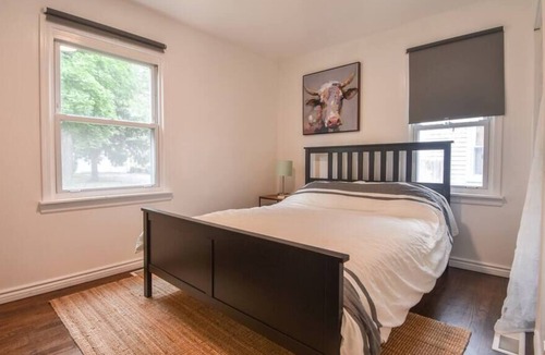 Hazel Park House | Llamaste in Hazel Park w/ Fenced Backyard for Pets