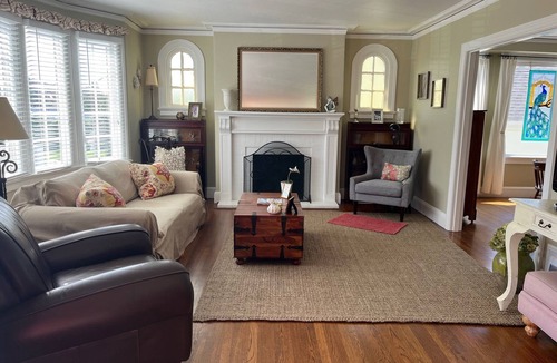 West Portal House | Local Style Living Inside the Big City! Two miles to UCSF and Golden Gate Park!