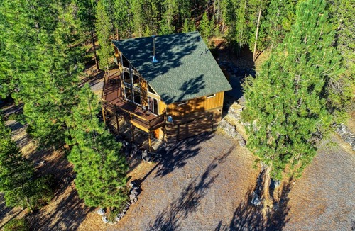 Crescent Cabin | Lodge Style Cabin nr Crater Lake w Mountain Views
