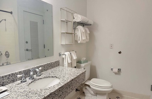 Bay Harbor Condo | Lodge Suite 262: Cozy 1-bedroom retreat in Bay Harbor, perfect for relaxation.