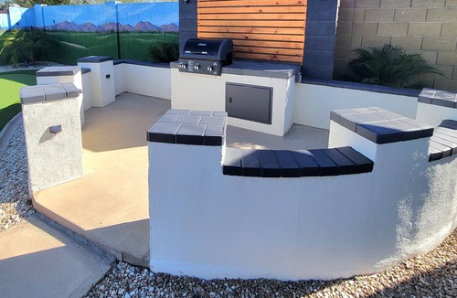 Palm Springs House | Lodging and entertainment all wrapped into one great place!