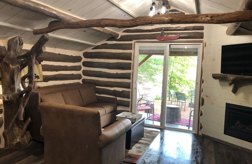 Tomahawk Cabin | Log Cabin on Lake Alice & ATV/UTV Trails, Papa Bear 2-Bedroom
