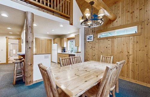 Redmond Ski Chalet | Log decor home with private hot tub, deck & shared pools & tennis