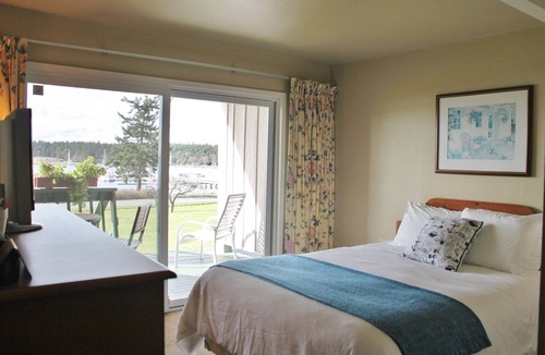 Lopez Island Hotel | Lopez Islander Resort
