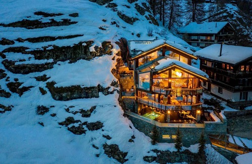 Manhattan Ski Chalet | Lorem ipsum