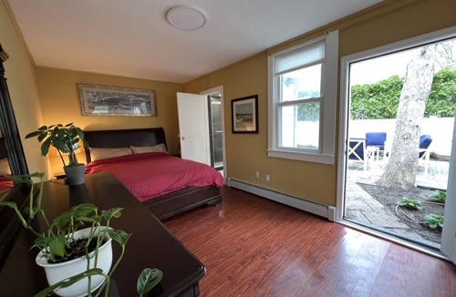 Quioque Cottage | Lovely Guest Cottage in an Historic Quiogue Barn