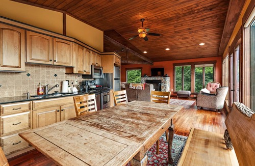 Seven Devils Cabin | Lovely Home with Mountain Views