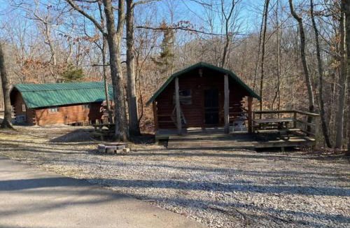 Bloomington House | Lovely Rustic Cabin in Bloomington