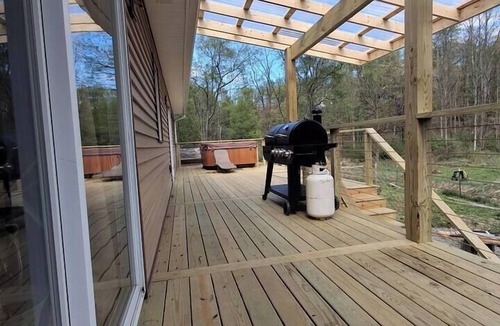 Spencer House | Lumberjack Luxury Lair Steam Shower Hot Tub