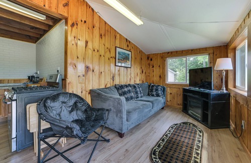 Lupton Cabin | Lupton Cabin Near Lake & Trails - Fire Pit & More!