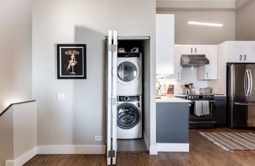 The Loop Apartment | LUX Dtown Penthouses 9bd/9ba Sleep 25+Parking+Pool