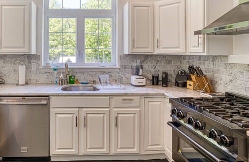 East Hampton North House | Lux Family Home Just 1mi to East Hampton Village + Beach w/Pool, Cinema + Bikes