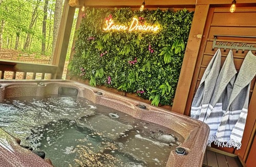 Blue Ridge House | Luxe Blue Ridge Cabin: Hot Tub, Theater, Dogs OK