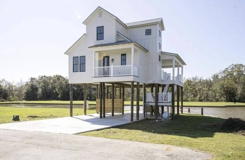 Perry House | Luxurious Camp In Sportsman’s Paradise