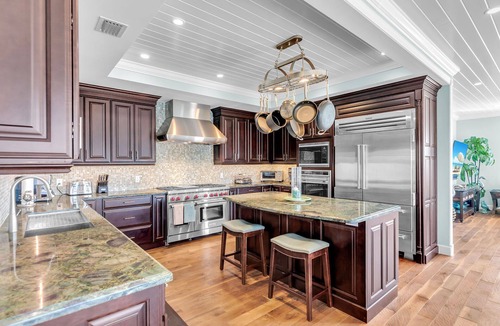Venetian Shores House | Luxurious Home Located In Venetian Shores