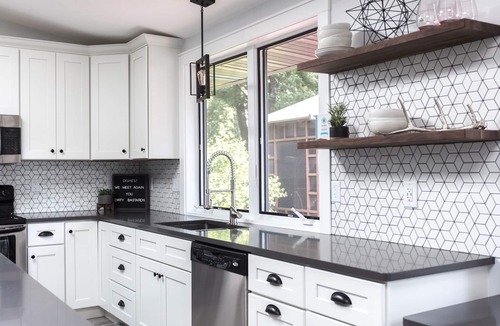 Spooner Cabin | Luxurious Lake McKenzie Cabin Getaway ~ Recently Remodeled! EV Charger on Site