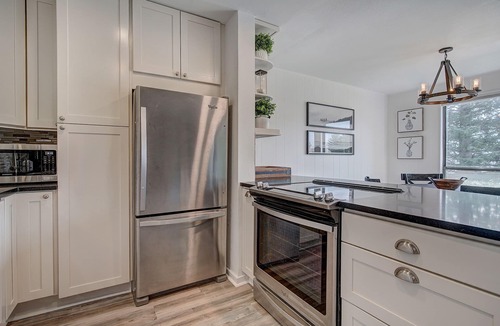 Dillon House | Luxurious Lakefront Haven - Prime Ski Access & Majestic Mountain Views!