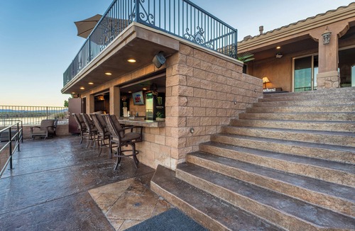 Bullhead City House | Luxurious Riverfront Home W/Private Beach & Waterfront Bar/HEATED POOL