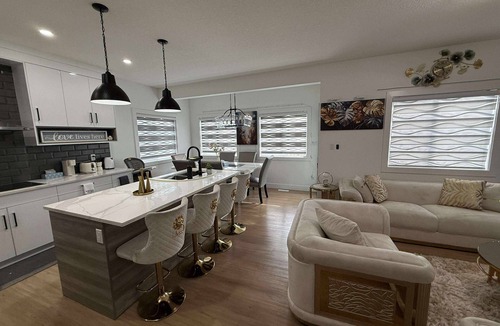 St. Albert House | Luxurious Stylish 3-bedroom building in peaceful St. Albert with WiFi and Games