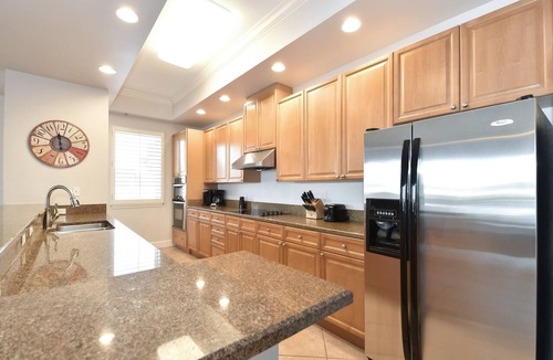Holiday Isle Condo | Luxurious, tropical condo w/panoramic views of the water!