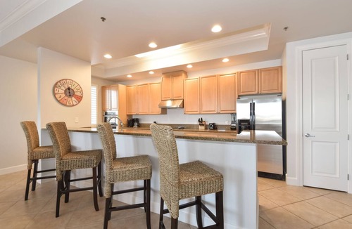 Holiday Isle Condo | Luxurious, tropical condo w/panoramic views of the water!
