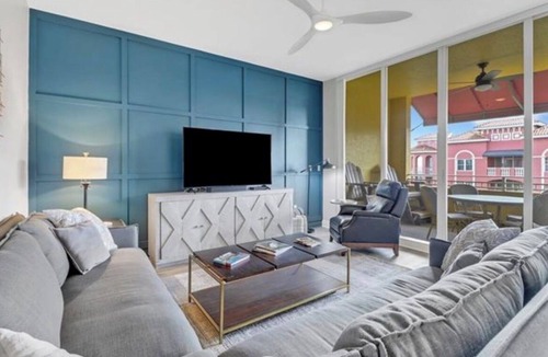 Redevelopment Area Condo | Luxury 2 Bed 2 Bath Penthouse Bayfront Condo off 5th Avenue