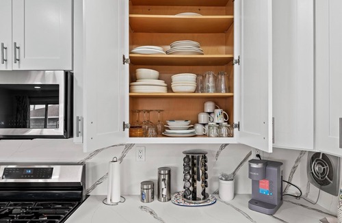 Constable Hook Apartment | Luxury 3 BDR, Newly Renovated, Free Parking Near NYC, Statue of Liberty