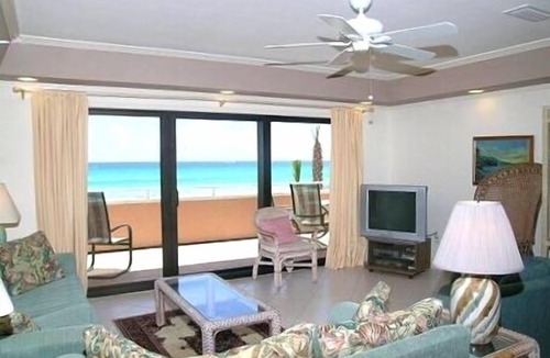 Holiday Isle Condo | Luxury apartment directly on the water