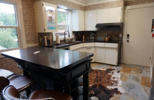 Kalamazoo Apartment | Luxury Apartment with Patio