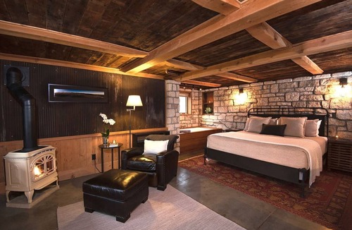 Manhattan Condo | Luxury Bed & Bath Suite Available Nightly