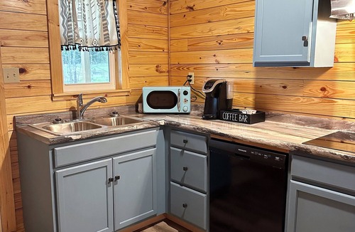 Wing Cabin | Luxury Cabin At Blackwater Getaway, Short Walk Downhill To The River!